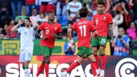 拜仁力克德甲对手，卡尼帽子戏法破纪录，狂轰50球超越夏兰特里程碑