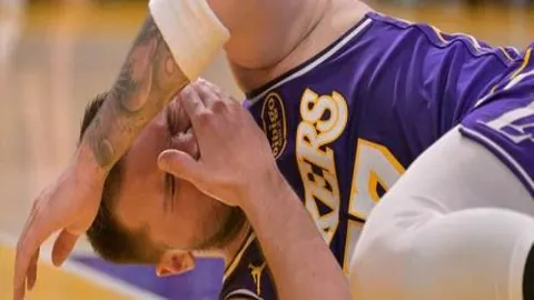 “曼联与切尔西均尝败果，英超赛事盘点”